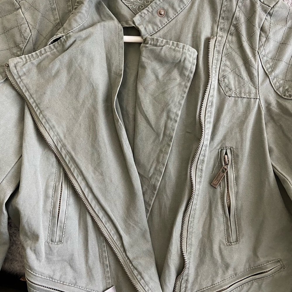 jacket - Picture 4 of 6